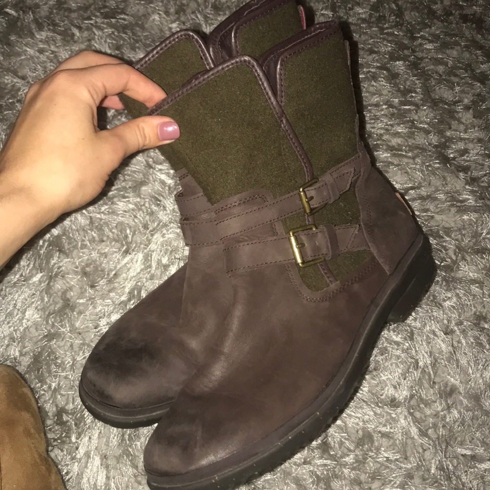 PRACTICALLY NEW UGGS